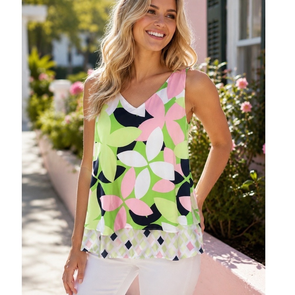 Crown & Ivy XS Floral Sleeveless V-Neck Layered Hem Shell Top summer